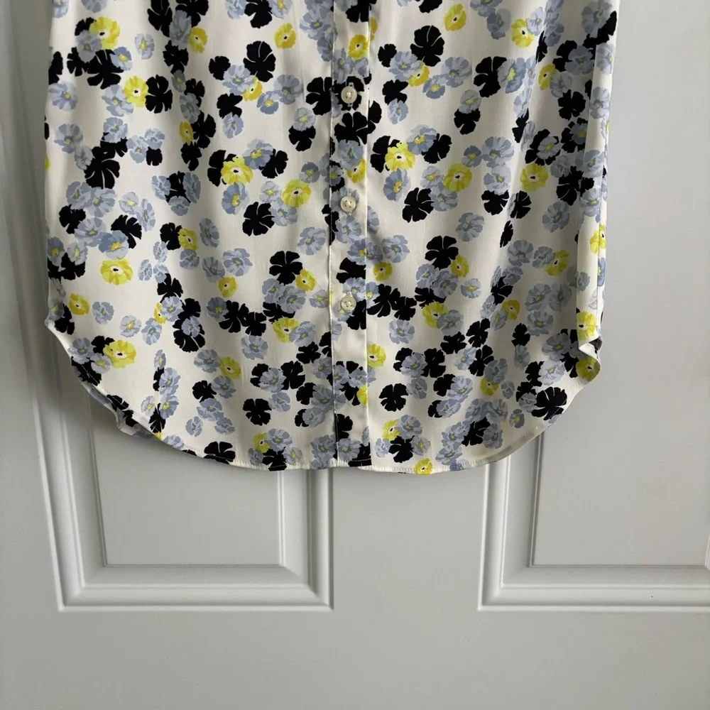 Ann Taylor Floral Button-Down Sleeveless Blouse, Size XS